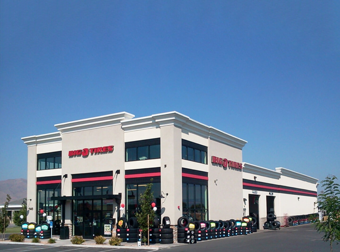 Big O Tires Gray Building